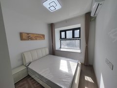 上海浦东南汇周边（新）地铁口百米精装三房带客厅 主卧独卫 干净整洁 拎包入住出租房源真实图片