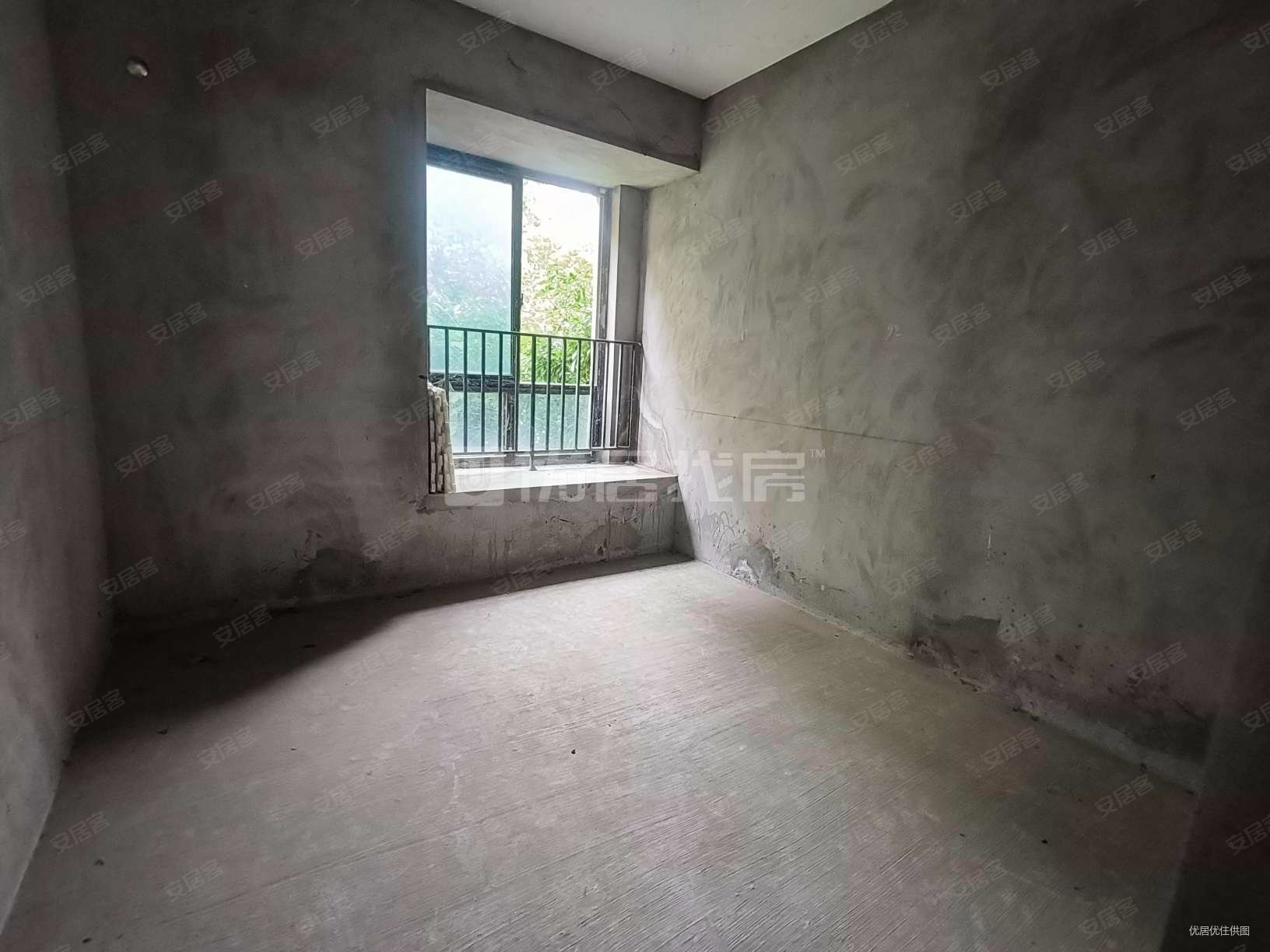 地下室,北城华府二手房,108万,6室3厅,4卫,133平米