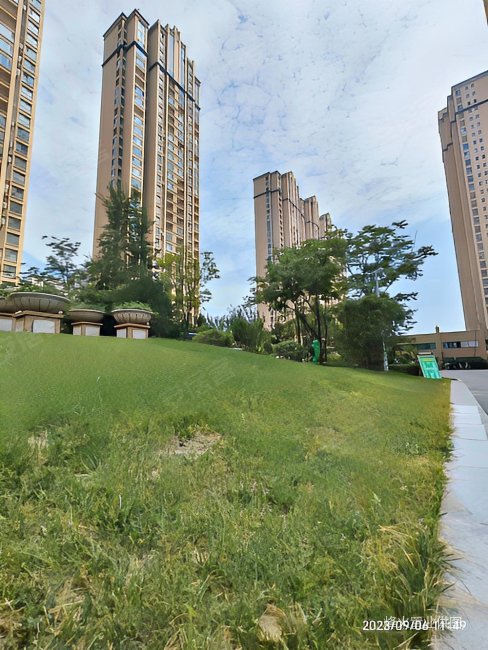 万科幸福里对面凤城五路环园中路地铁口香颂国际城三室南北通透