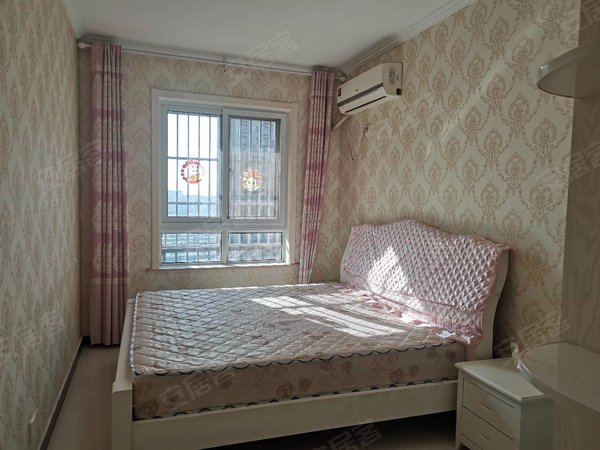 徐州丰县丰县城区凤鸣城(B区)凤鸣城 精装三室 暖气房 采光好家电齐全 干净整洁 拎包即住出租房源真实图片