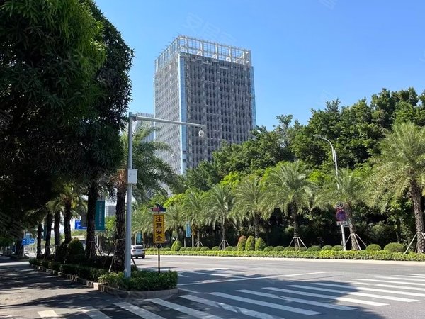 珠海高新区唐家湾金星路住宅千兆光纤到户有充电桩 免中介停车费2站到