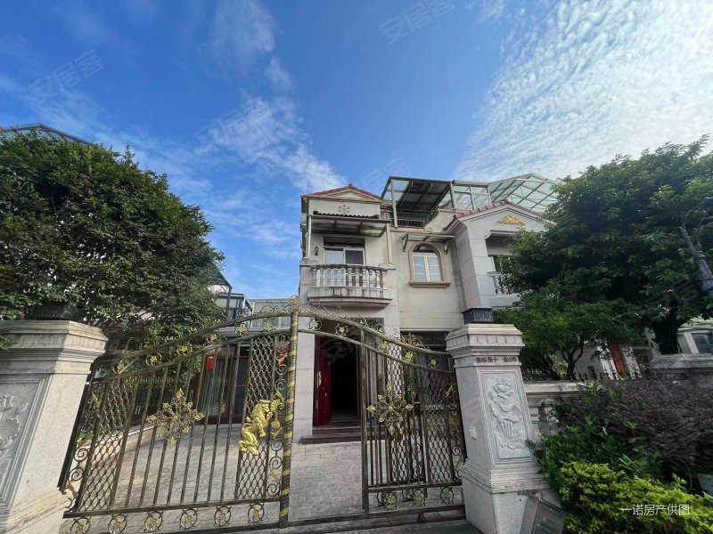 碧桂园豪园四拼别墅150方花园南向4房3卫428w