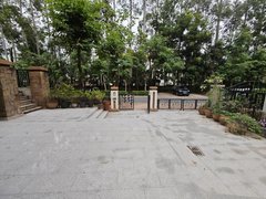 深圳龙华观澜新上急租 观湖园别墅 精装6房 可住家可 带花园出租房源真实图片