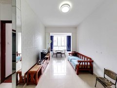 深圳南山华侨城南向一房一厅，户型方正实用，客厅带阳台出租房源真实图片