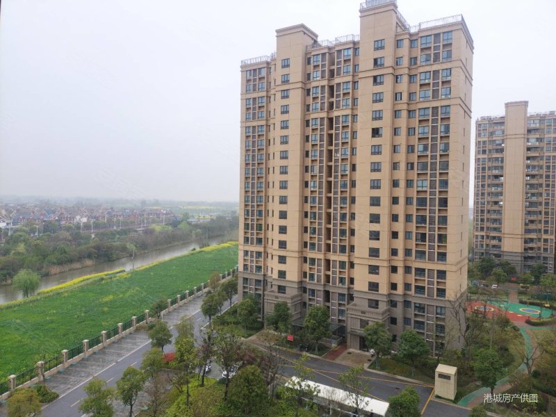 急售,小区楼间距大,户型方正,南北通透,房东诚心出售,书香苑二手房