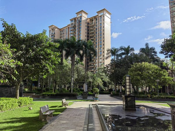 深圳宝安沙井鸿荣源禧园全新装修 5房2卫 高楼层 东南向 家私家电齐全