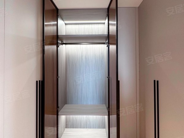 杭州滨江区政府杭州壹号院(公寓住宅)臻奥院二期 330方五房四卫 次