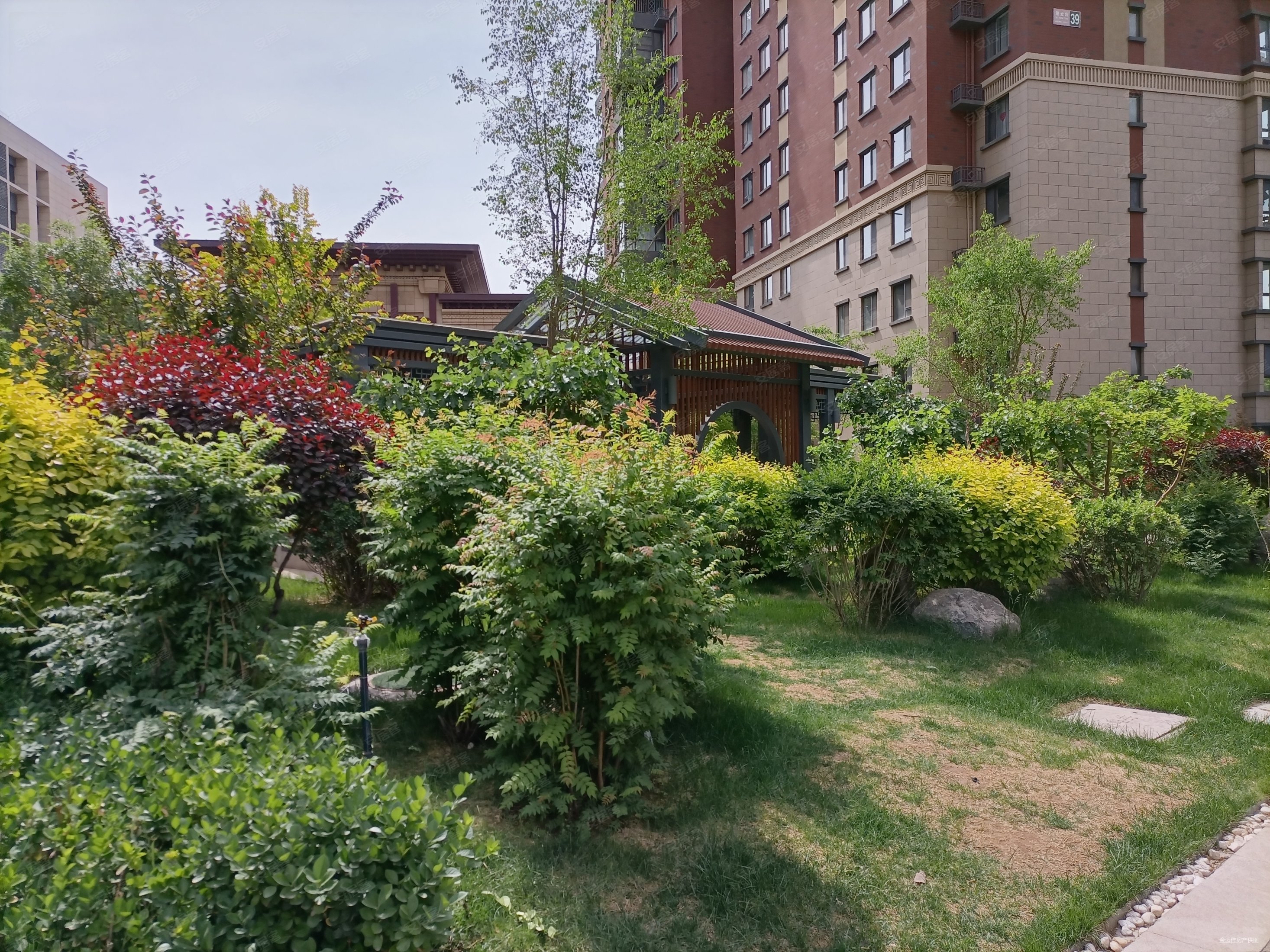 玺云台北区小高层 9楼 四室双卫 位置好带车位 密码锁随时看