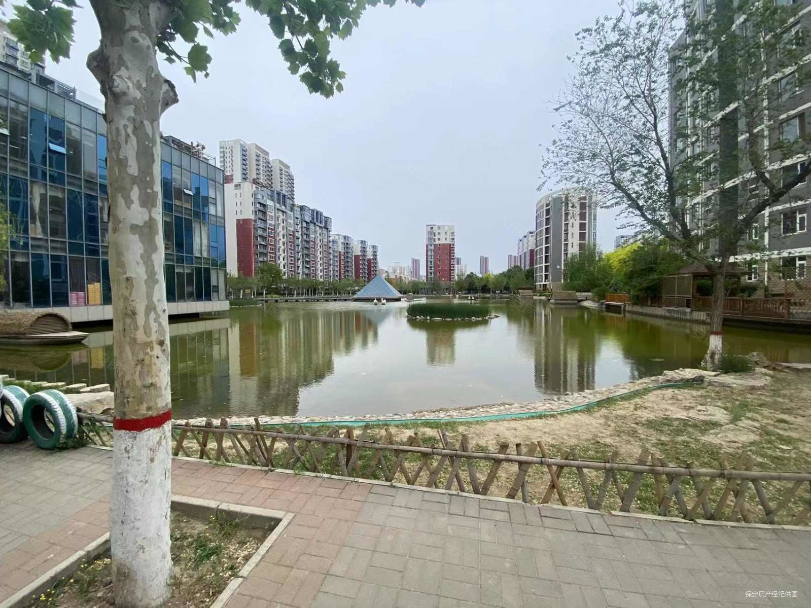 卓正丽景蓝湾b区