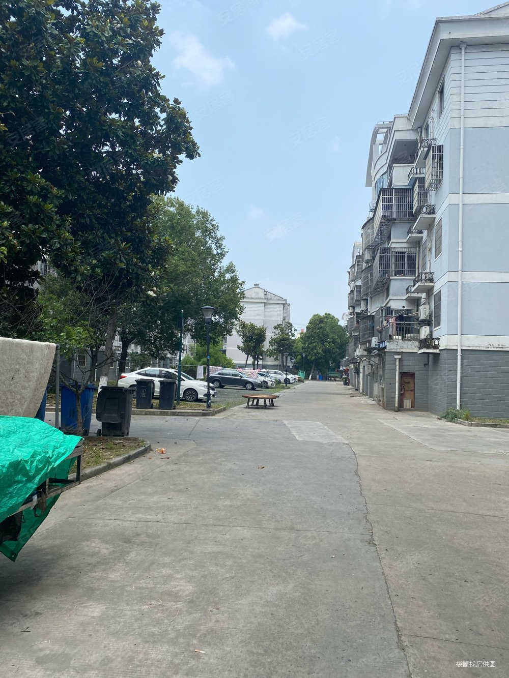 498万买南苑小区120平送自行车另有汽车库10万