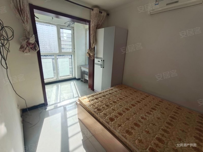 阳光逸墅实际95平米电梯中层带车位地下室