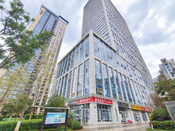 昆明盘龙白塔路俊发逸天峰南屏街正义坊恒隆广场旁 白塔路逸天峰精装