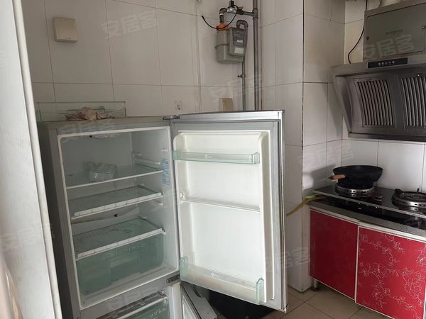 【多图】中房青年城,中德亚运村租房,实拍图 中德亚运村旁中房电梯2