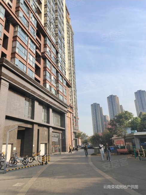 昆明房产网>昆明二手房>官渡二手房>国贸中心二手房>米兰春天>488_650