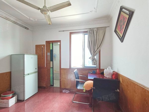 杭州萧山城厢崇化小区崇化学校旁,两房一厅,燃气烧饭,配套全,民用水电