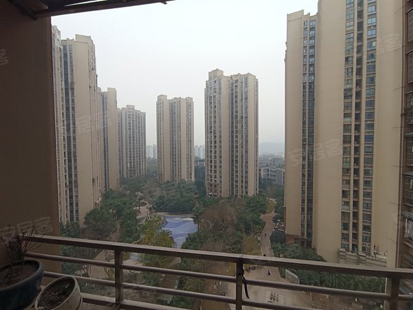 重庆南岸弹子石锦江华府新上实拍 锦江华府 精装一房 朝中庭 住家安静