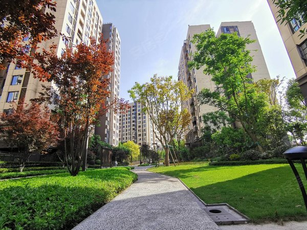 重庆江北石马河万科悦湾(北区)万科物业二手房 看公园安静 住家装修
