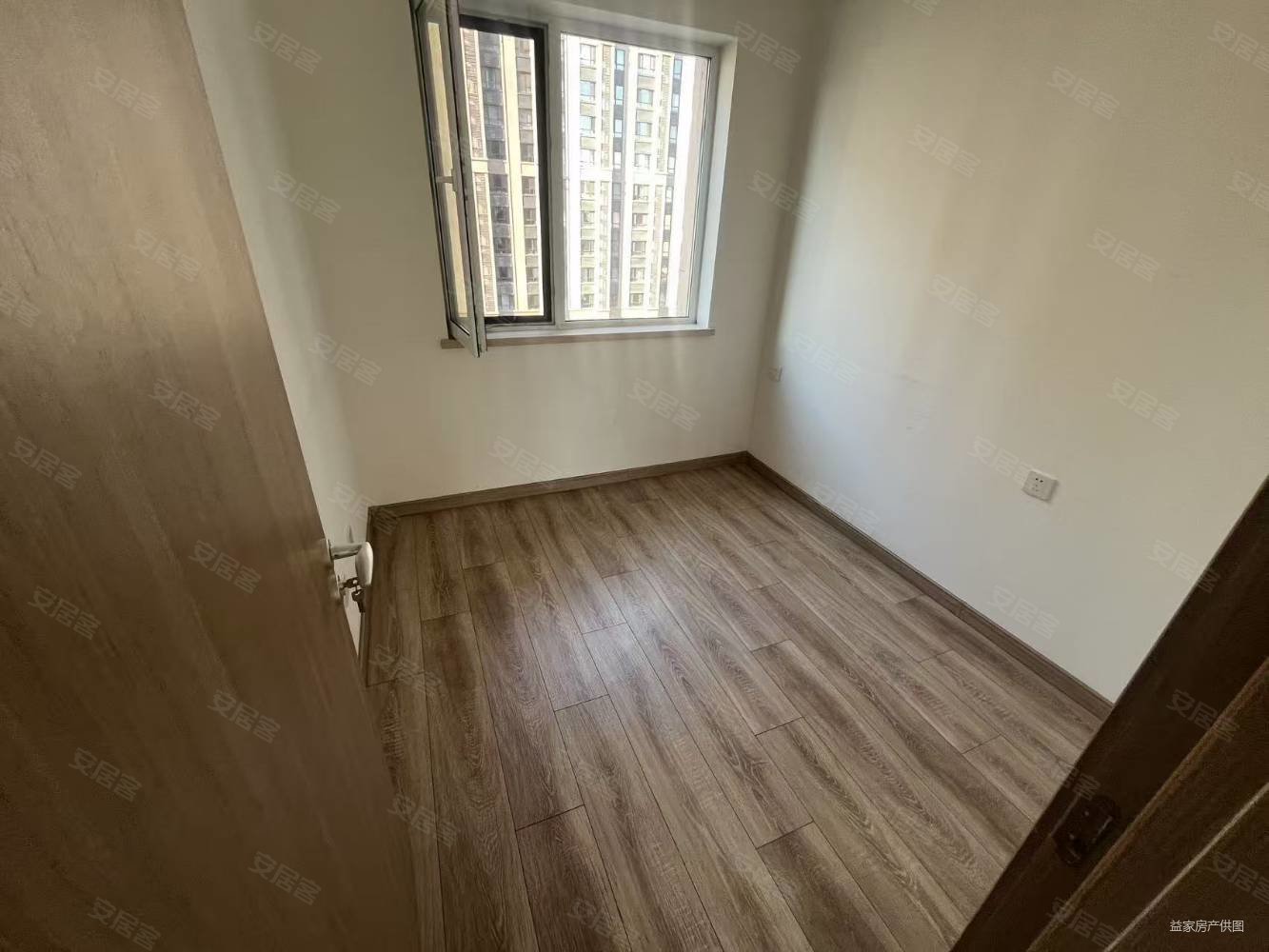 高新万科城3室2厅1卫102㎡南北59.8万