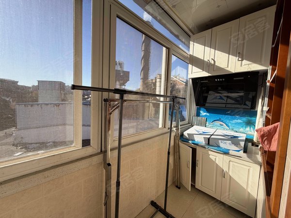 大连西岗石道街新城街小区(西岗区)新城街小区(西岗区) 1室1厅1卫  精装修43平米出租房源真实图片