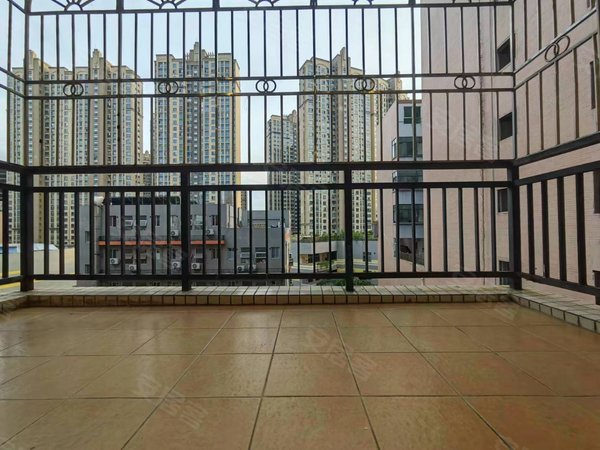 深圳宝安坪洲海滨新村坪洲地铁口,海滨新村精装三房,家电齐全拎包入住