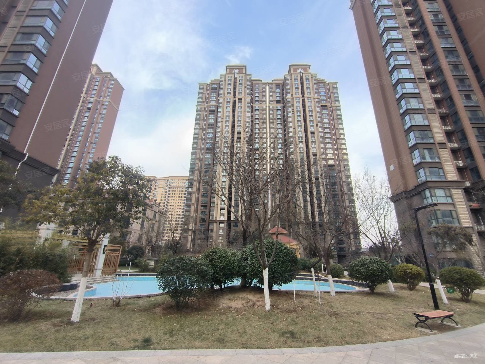 颐馨湿地壹号3室2厅2卫135.55㎡南北175万