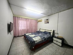 大丰大中大中城区市中心城南派出所旁，朝南，一楼两室，1200元一个月出租房源真实图片