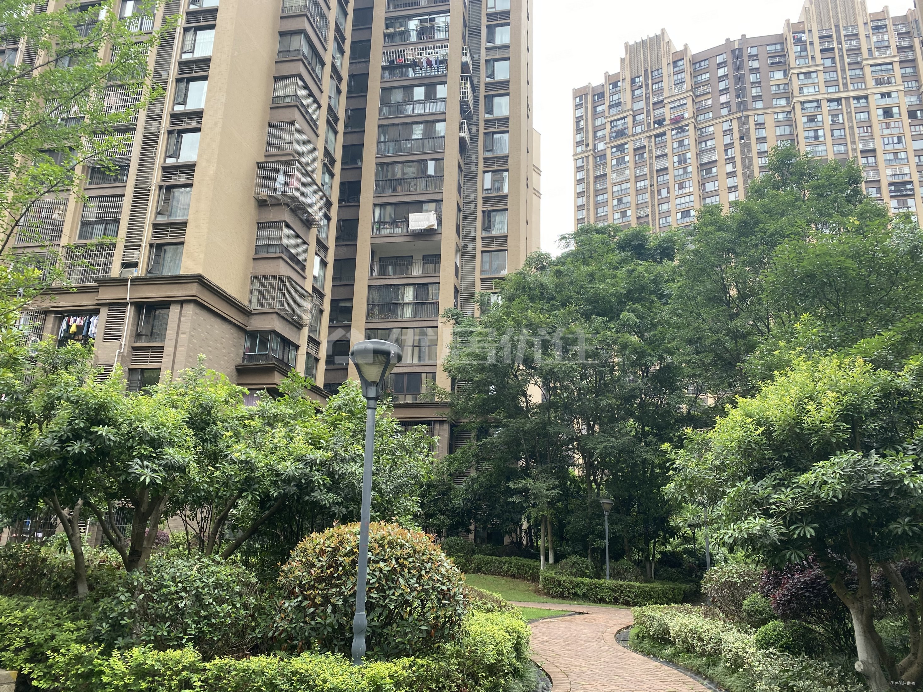 华润凤凰城(三期)4室2厅2卫144㎡南北169万