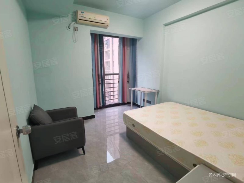 华凯豪庭  双地铁口在家门口 保养新净 随时看房