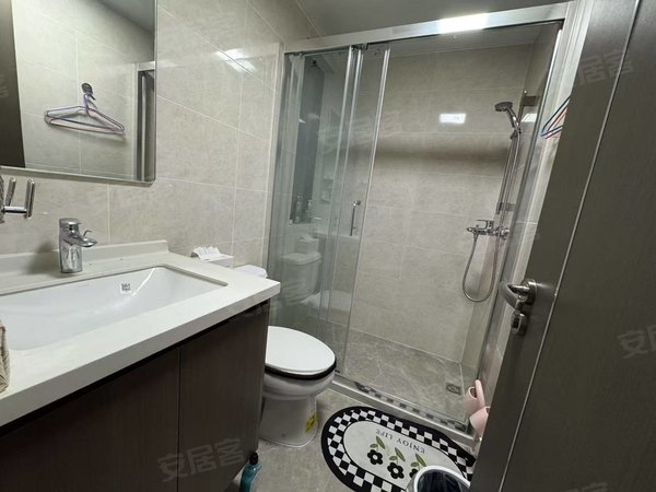 南昌昌北经济开发区昌北经济开发区中海云麓里中海豪华装修三房两厅两卫奶油风，随时看房，拎包入住出租房源真实图片