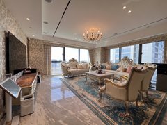 青岛黄岛长江路万科豪宅 精装套四三卫 欧式风格 拎包入住 海景房 繁华地段出租房源真实图片