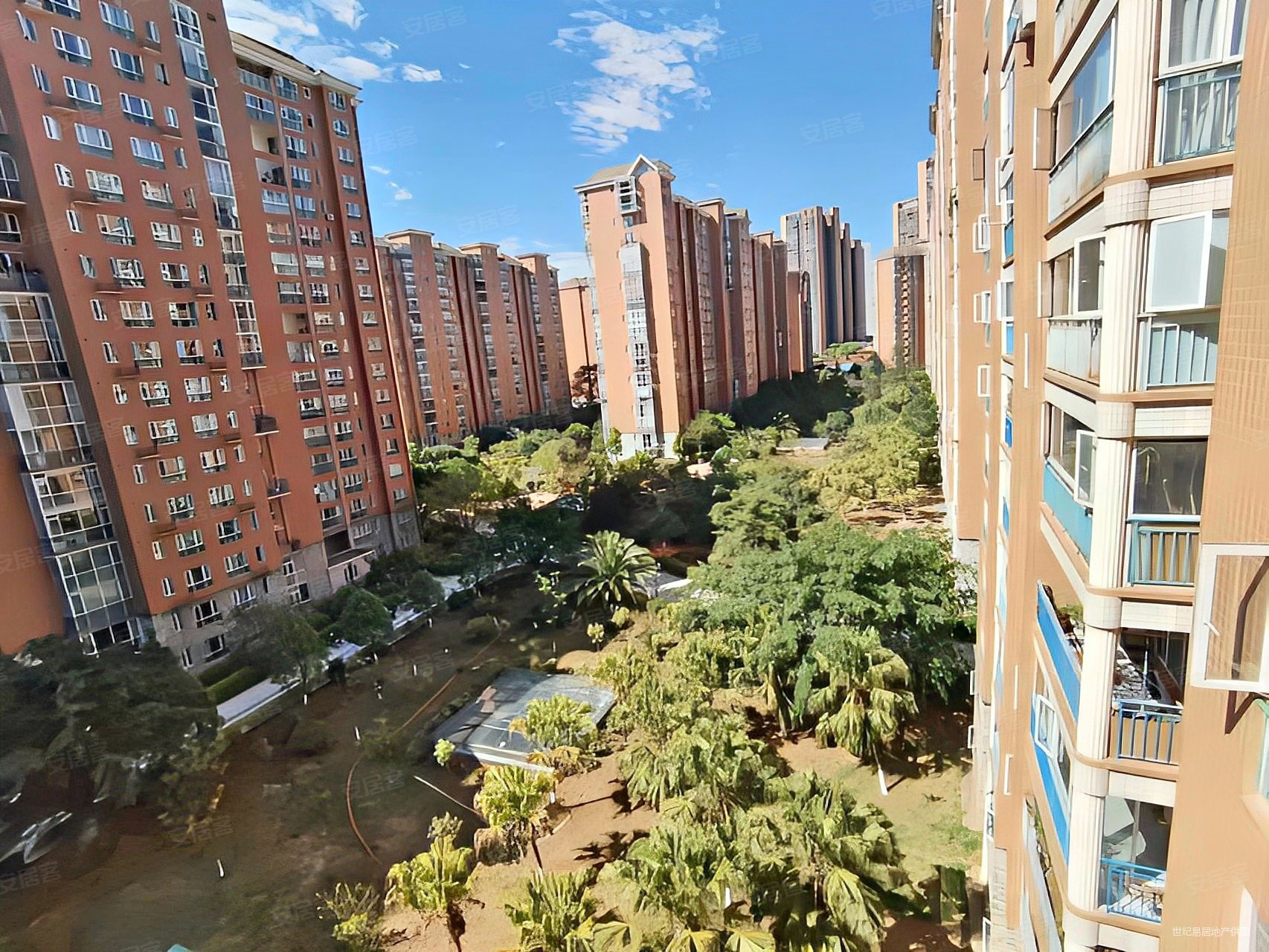 茗春苑 大平层 2个明卫 5室 精装修 全屋木地