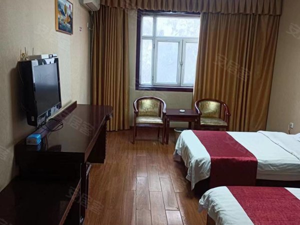 喀什喀什市喀什城区西苑小区环江附近!宾馆长包房!月付1800元!