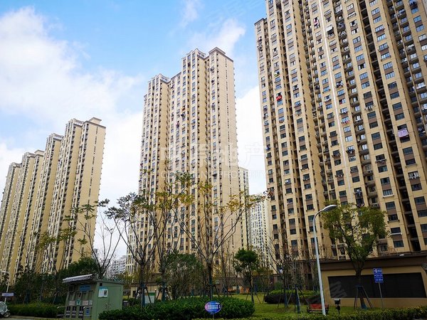 上海虹口江湾红馥里主卧朝南,电梯房,交通便利,采光充足,居家装修出租