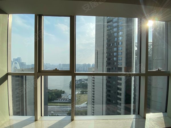 意式设计豪宅 250方 宽绰四房 气派大客厅,安静纳财