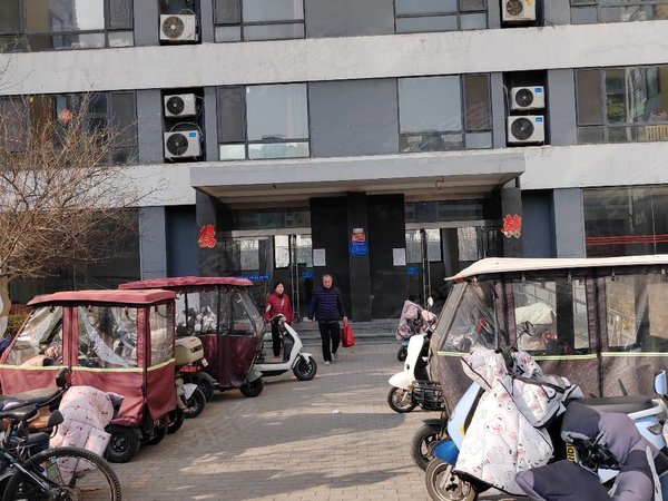 济南槐荫阳光100阳光100国际新城(b区)一楼商住两用  小区环境好出租