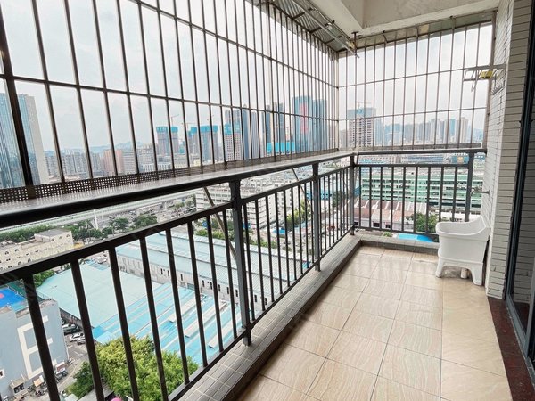 深圳龙华清湖金湖雅苑金湖雅苑 4室2厅2卫 南北通透 165平 配套齐全