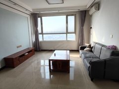 梁山城区梁山市区名博湖景湾，三室两厅一卫，电梯高层，精装，拎包入住出租房源真实图片