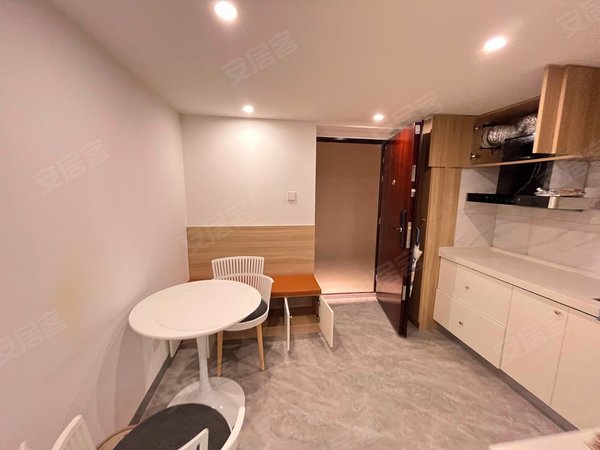 吾悦广场精装loft公寓押一付一近阜外医院