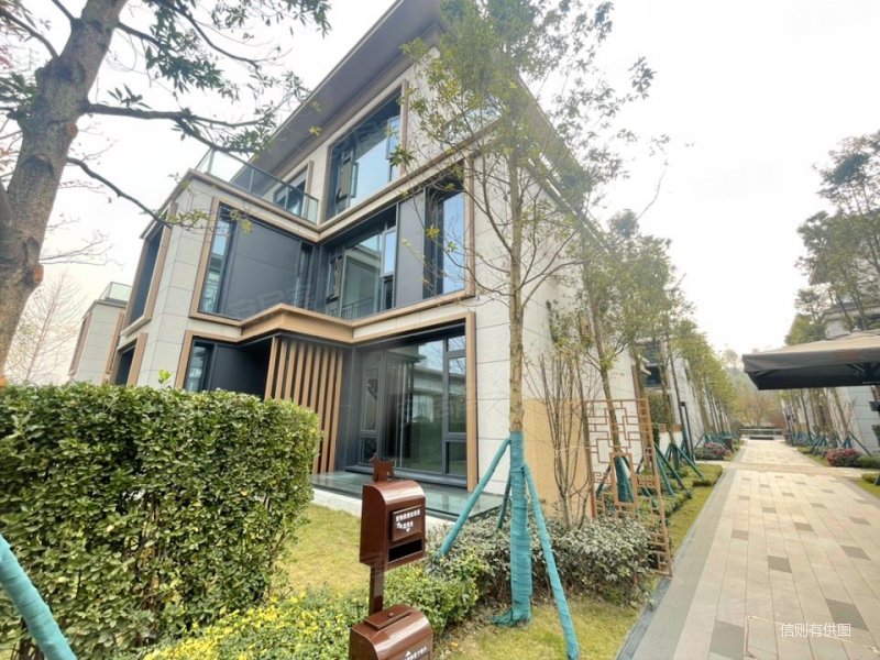 麓山独栋别墅带200平花园有天有地可看房带地下车库