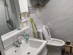 丹东振兴六纬路小学学区万达对面，六合小区，精装两室包取暖出租房源真实图片