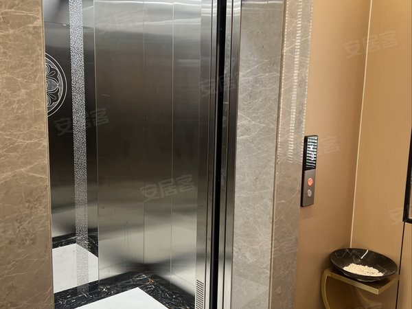 汕头龙湖夏桂埔黄河路自建房本人业无中介费陈厝合豪华首租配套齐全阳光充足,通风路边第一栋出租房源真实图片