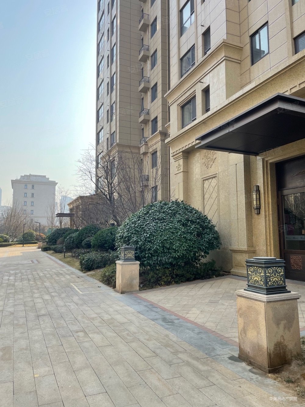 海尔海逸公馆3室2厅2卫129㎡南北520万