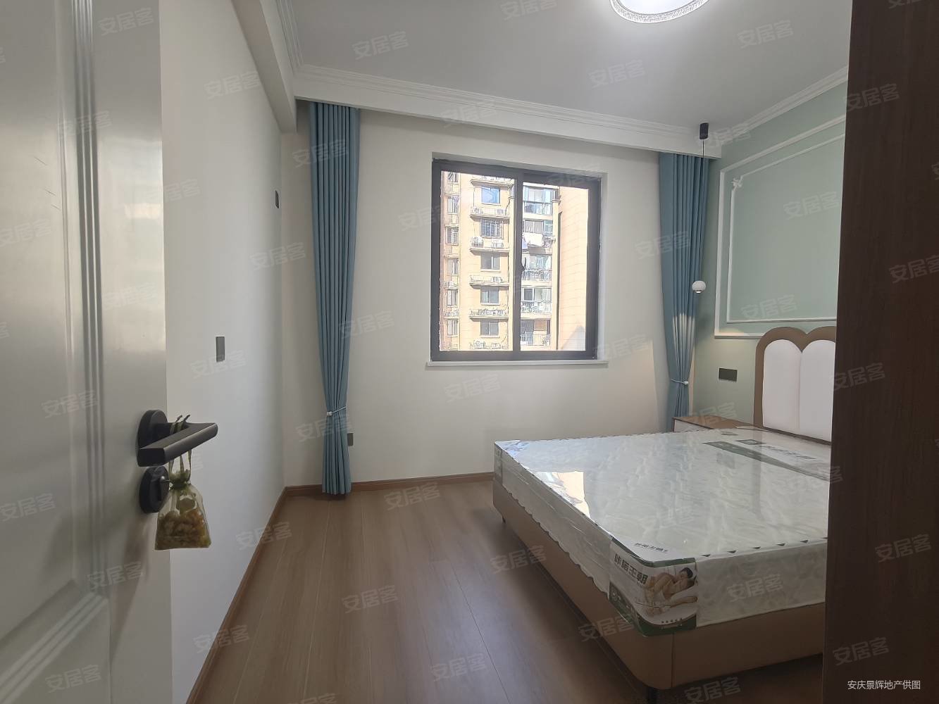 书香一品南区3室2厅2卫126㎡南北75万