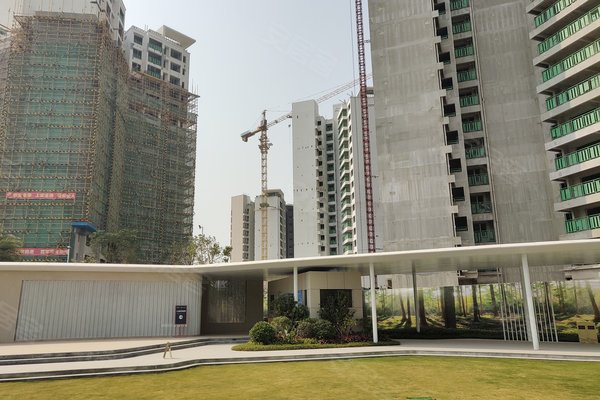 肇庆二手房 招商依云水岸 > 张树忠解读招商依云水岸小区户型鸿源房