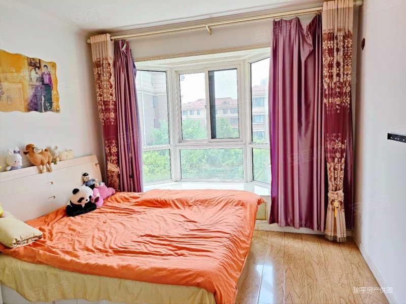 水岸豪庭三楼精装二室带车位和储藏室62.8万