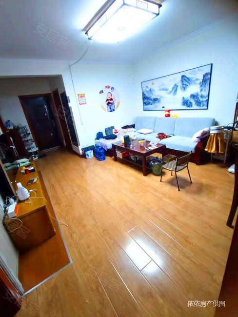 下楼就是四号线地铁口,怡和公寓套二厅,双楠卧,户型方正