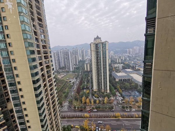 重庆巴南李家沱恒大城(三期)恒大城三期精装三房出租1600出租房源真实