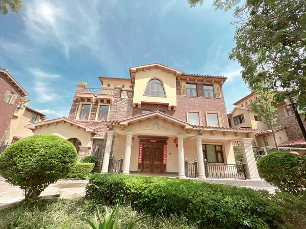 昆明西山滇池度假区滇池卫城悦湖郡独栋别墅 带ktv 带车库车位6位 带