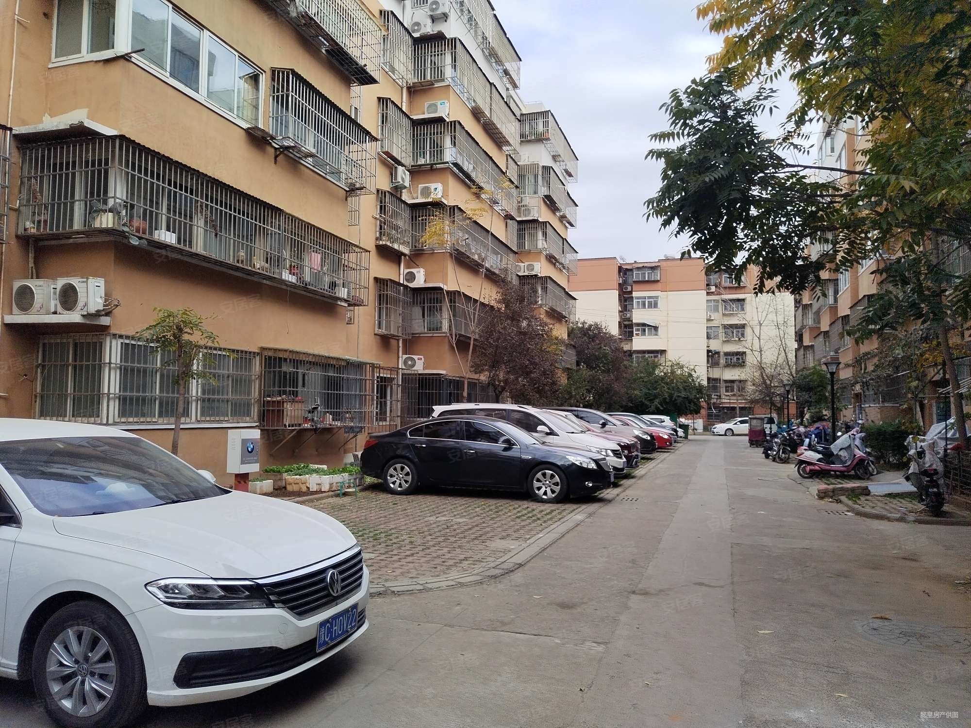 大两居 钥匙房 满二 居住密度低 高楼层采光充足 南北通透,青岛新村