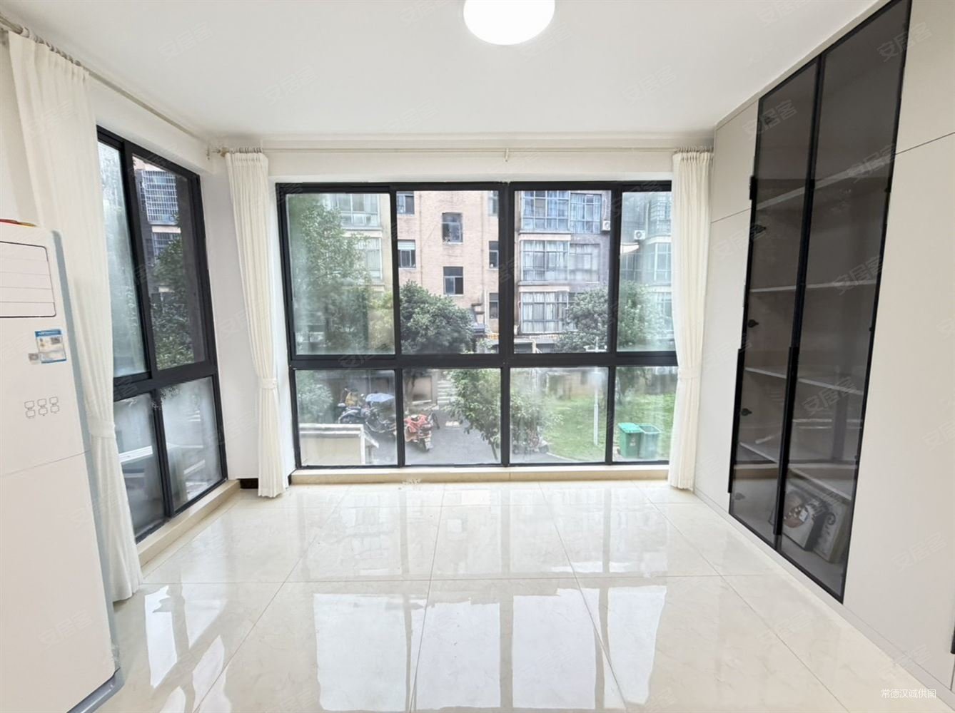 怡景御园3室2厅2卫120㎡南北52万